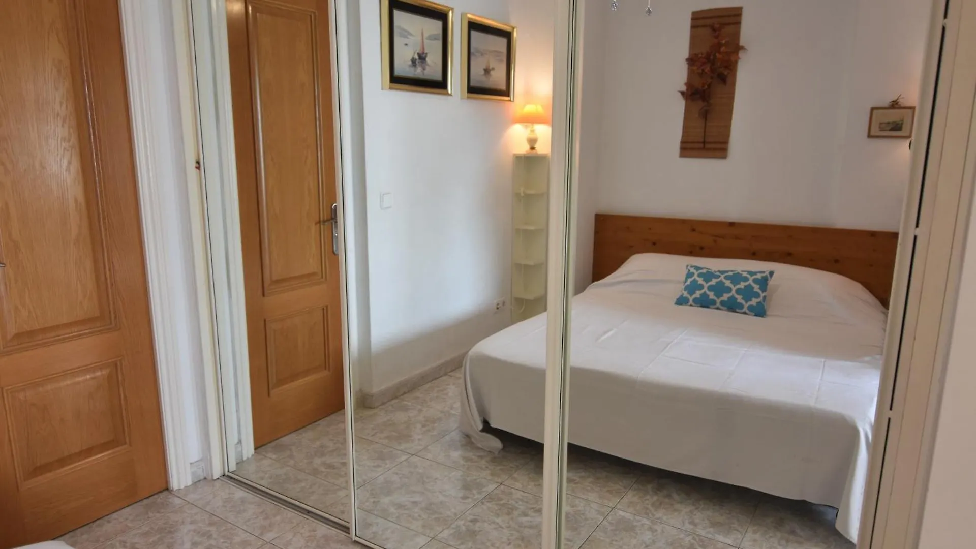 Rnet - 600 Tramuntana 01-23 Apartman Roses Spanyolország
